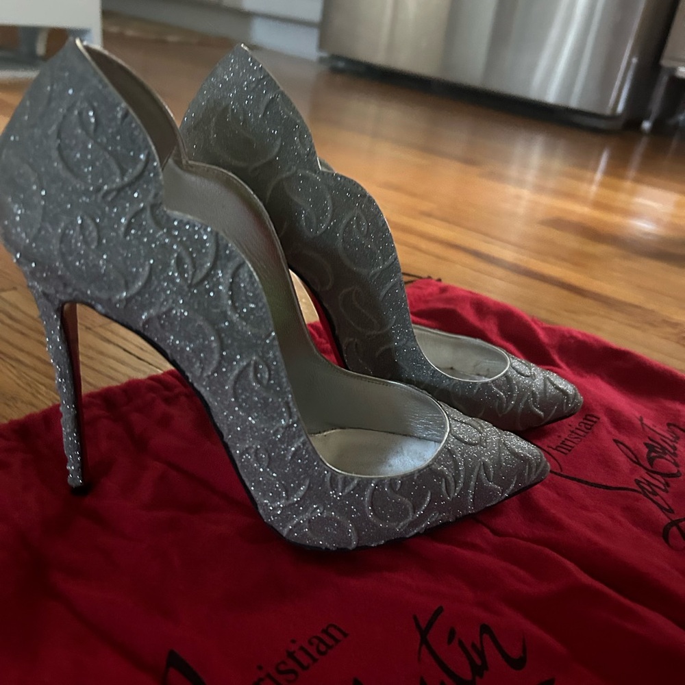 Christian Louboutin Hot Chick 100 Heels - Picture 2 of 3